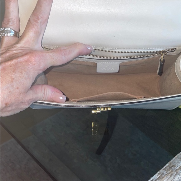 Gucci Sylvie’s off White and Gold Shoulder Bag - Picture 7 of 9